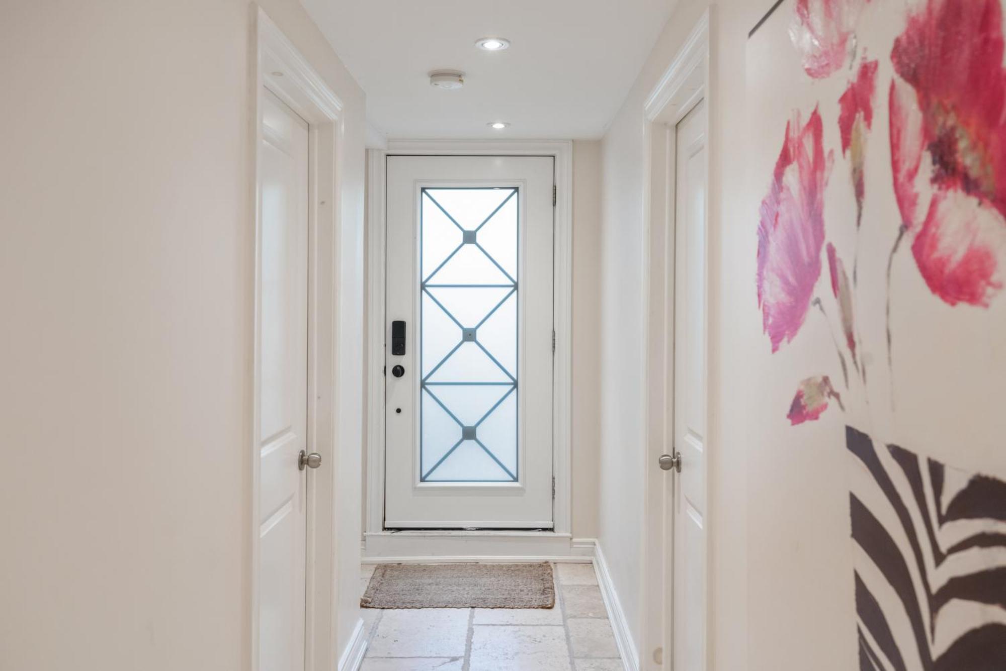 Deluxe Queen Suite